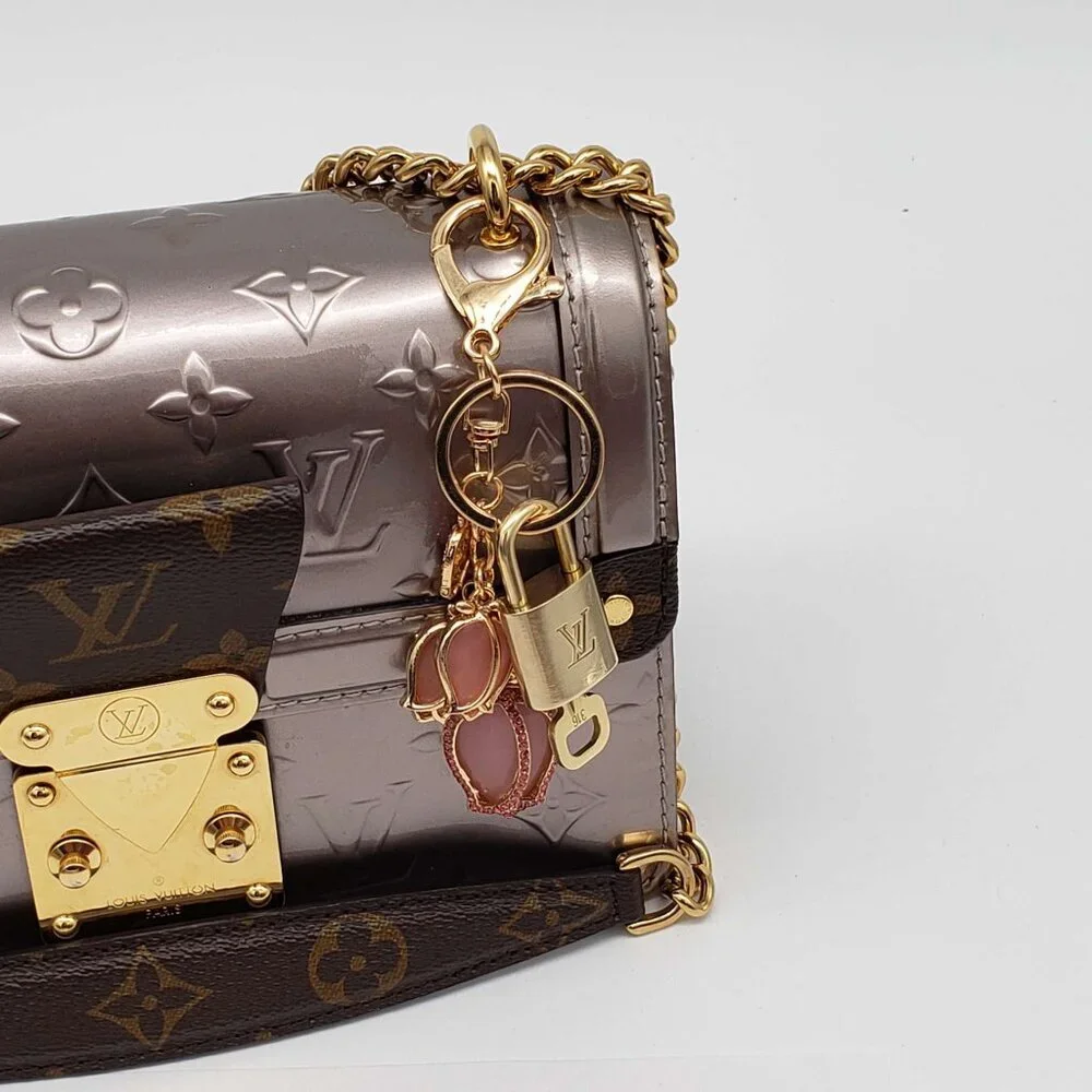 LV Authentic Gold Padlock 🔒 Key Set w/ Unbranded Flower Keychain Charm - Picture 7 of 7